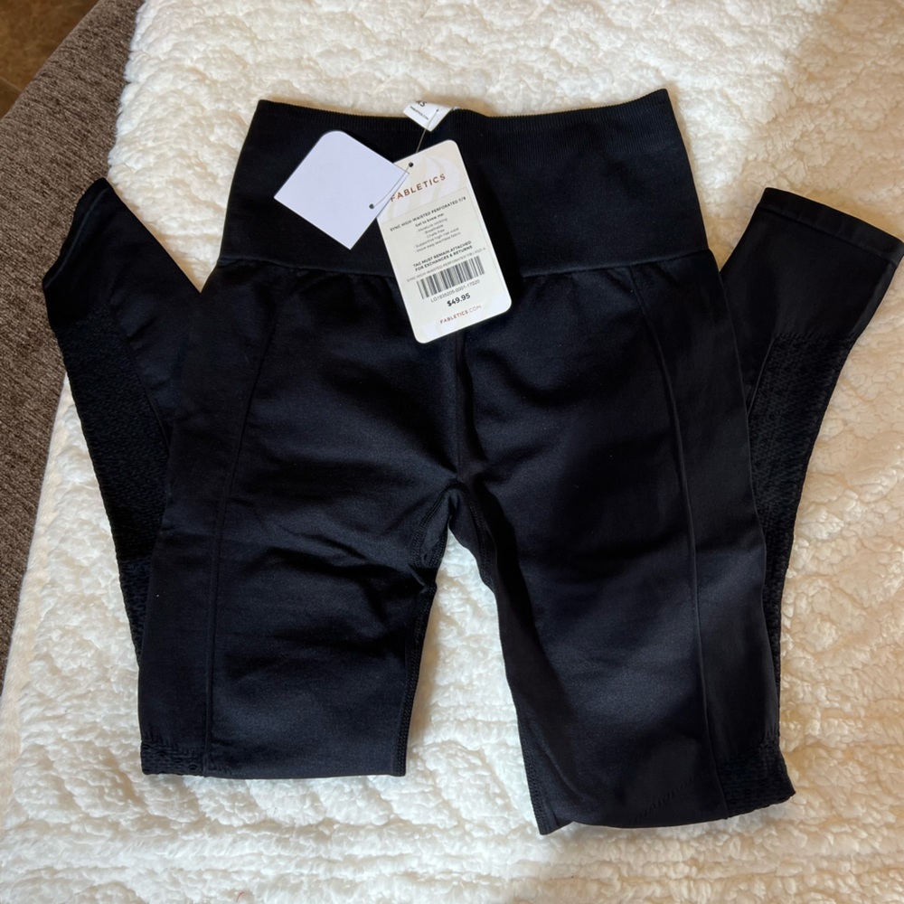 Fabletics Sync High Waisted Perforated 7/8